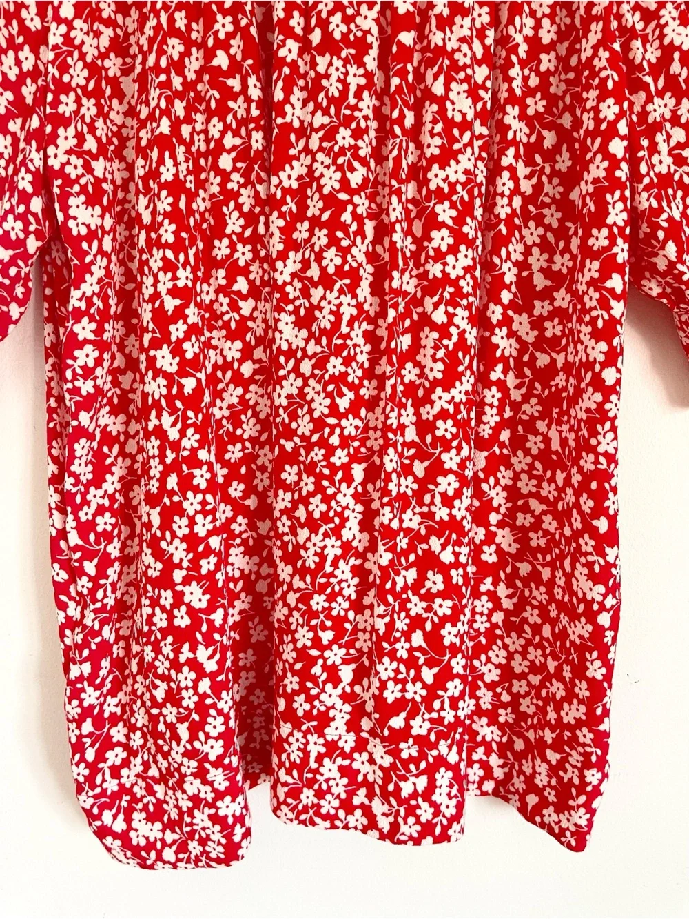 J. Crew Scoopneck Blouse In Tossed Bouquet Print Red Floral M EUC